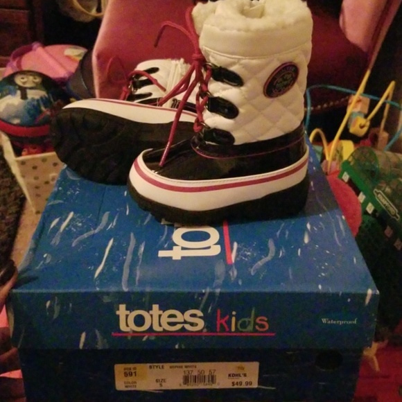 totes Other - ❄Totes Kids Snow Boots❄